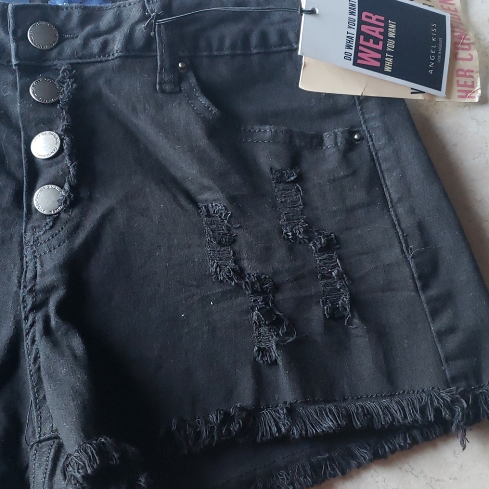 Shorts - Picture 2 of 3